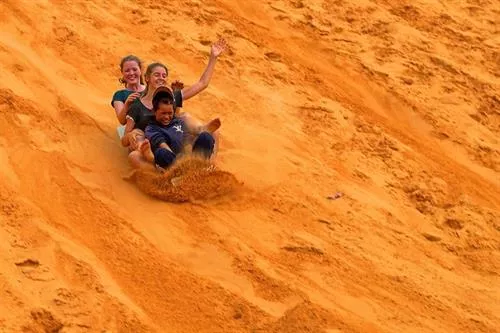 Trượt Cát Mũi Né: Trải Nghiệm Độc Đáo Khi Đến Phan Thiết